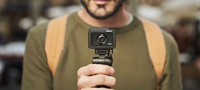 Neuveriteľná flexibilita vďaka voliteľnému držadlu na snímanie Neuveriteľná flexibilita vďaka voliteľnému držadlu na snímanie